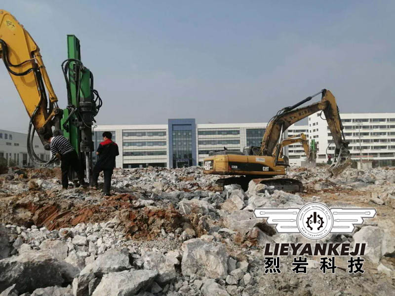 矿山岩石分裂机永州开发区菁蒿生物产业园现场